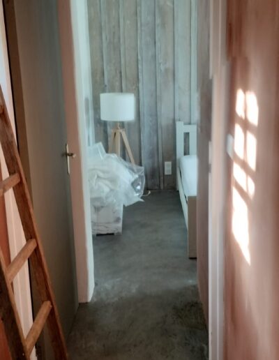 Travaux réalisés par l'entreprise Ribeiro Maçonnerie en Dordogne (24) : béton ciré et enduit à la chaux