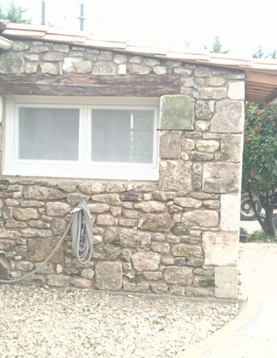 extension en pierre réalisée par la Maçonnerie Ribeiro en Dordogne